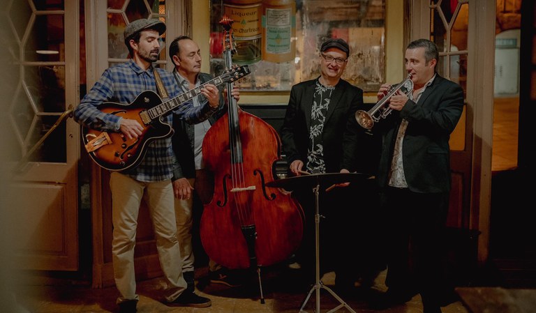 CERCAVILA PER L’EIX COMERCIAL AMB PIXIE DIXIE