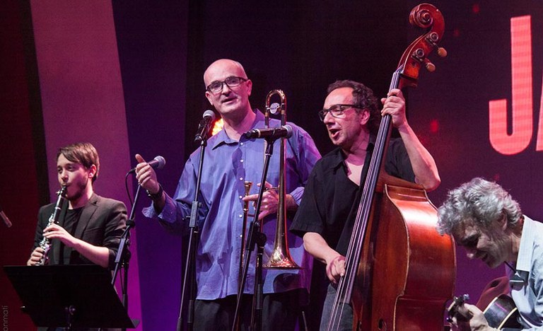 CONCERTS I ESPECTACLES · DUMPY LOBSTERS