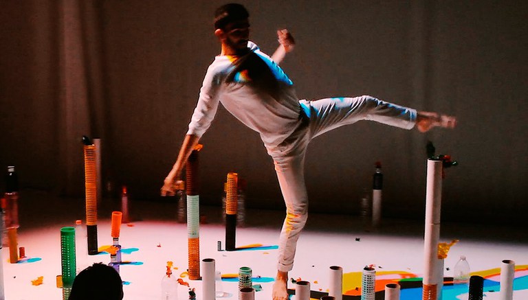 CONCERTS I ESPECTACLES · UNA CIUTAT D’OMBRES