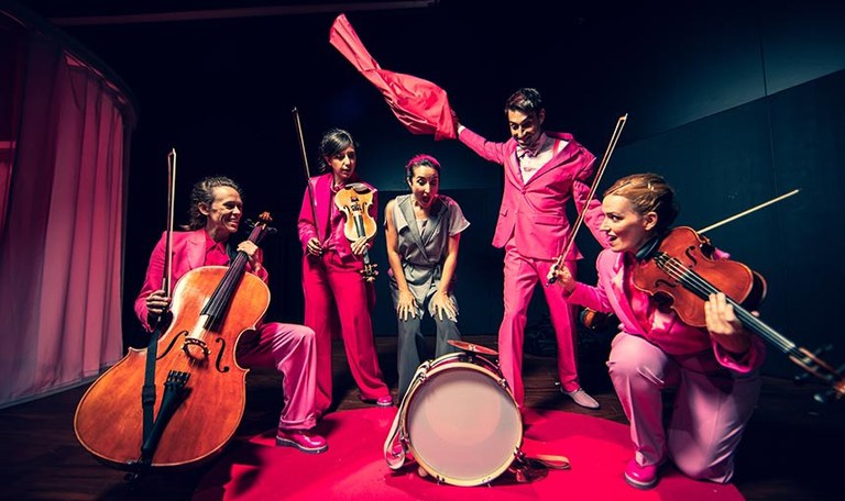 CONCERTS I ESPECTACLES · VOLS VIATJAR AMB MI?