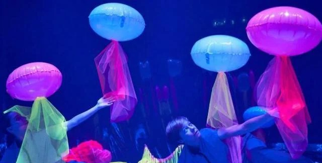 ESPECTACLE FAMILIAR · PLÀCTON