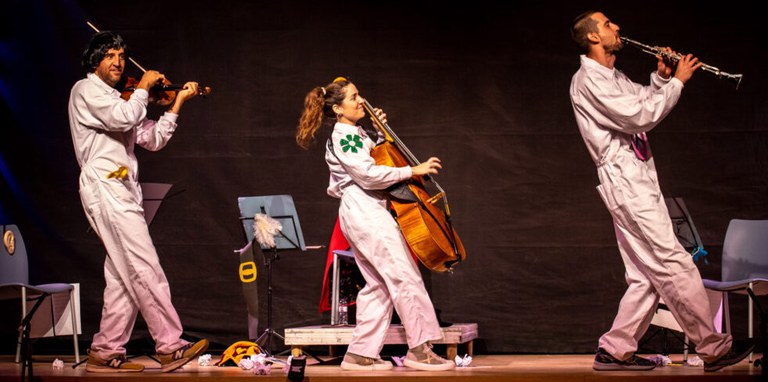 ESPECTACLE · REBOBINA. COMPANYIA CAPGIRA