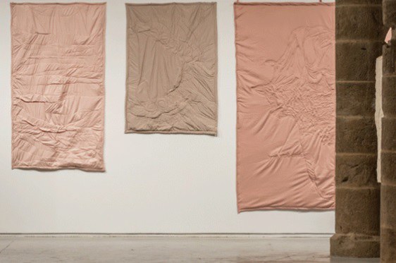 PRESENTACIÓ DE LA PUBLICACIÓ "NOMÉS SI FA OLOR DE TERRA" I VISITA COMENTADA A L'EXPOSICIÓ