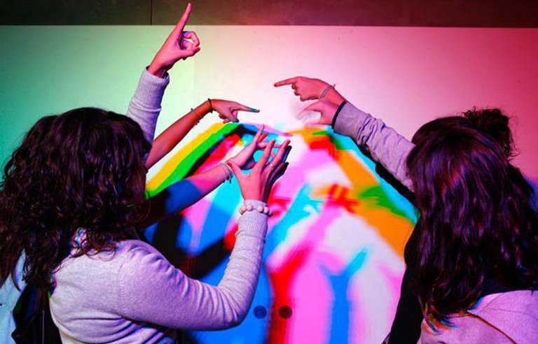 TALLER · LLUM I COLOR