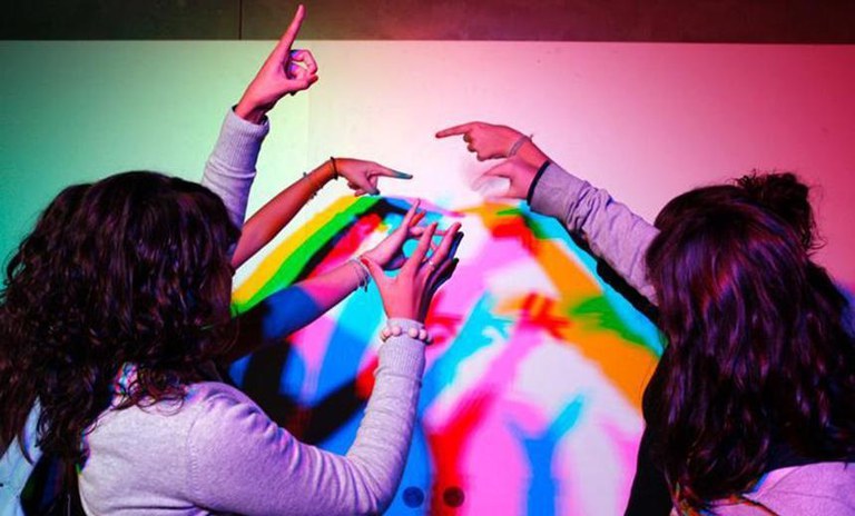 TALLER · LLUM I COLOR