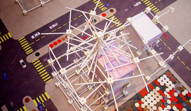 TALLER MEGALÒPOLI · JOCS DE CONSTRUCCIÓ