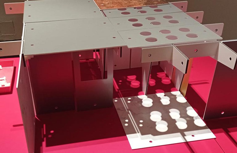 TALLERS · MOBLES GRANS, ARQUITECTURES PETITES