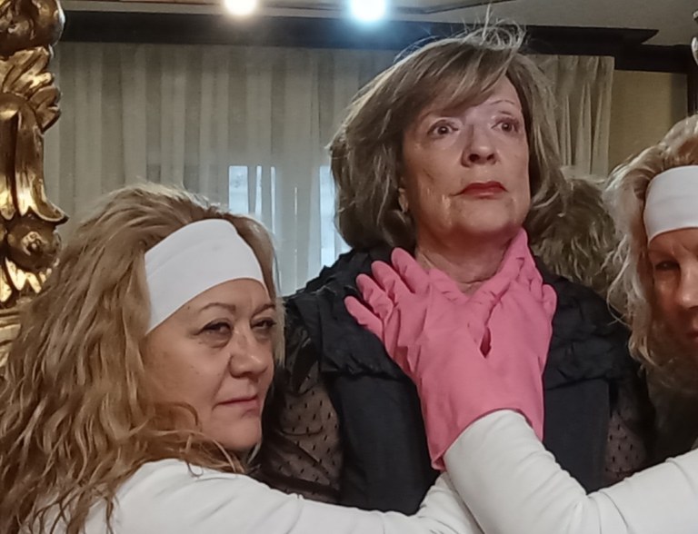 TEATRE · "LAS CRIADAS"