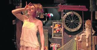 TEATRE · "UNA NIÑA"