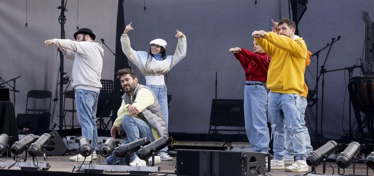 TRANSMISSIONS: CONFERÈNCIA BALLADA SOBRE DANSES URBANES