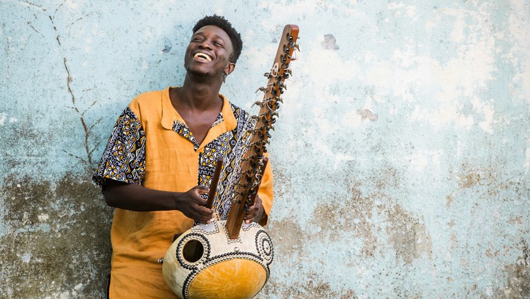 CIRCUITO FOLC · MOMI MAIGA