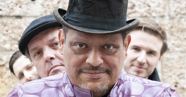 CONCIERTO JAZZ · EXPLODING PIG