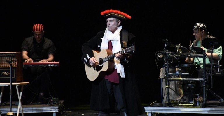 CONCIERTO · "PIRATES, BRUIXOTS I ALTRES BITXOS"