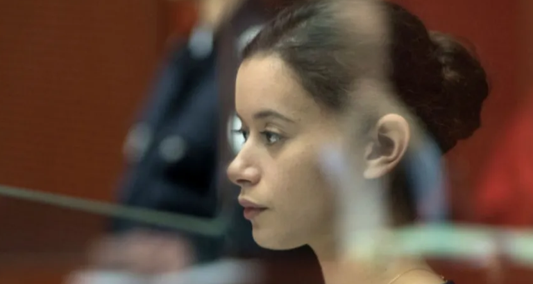 PROYECCIÓN · "LA NOIA DEL BRAÇALET"