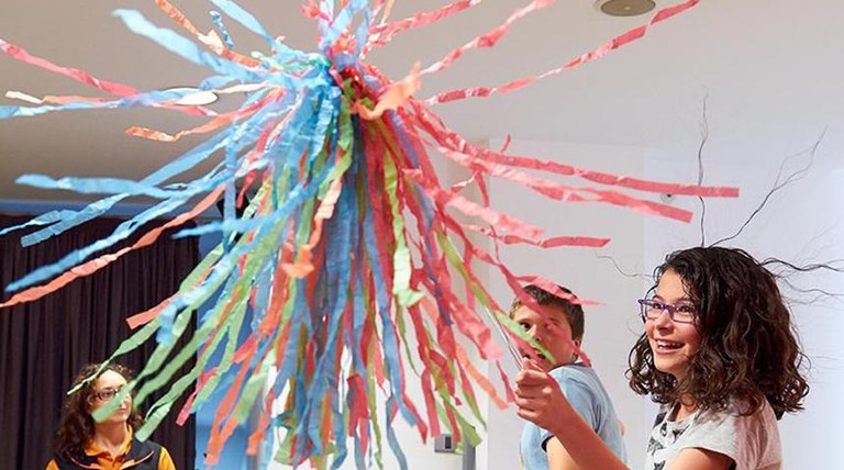 TALLERES · FENÓMENOS ELÉCTRICOS