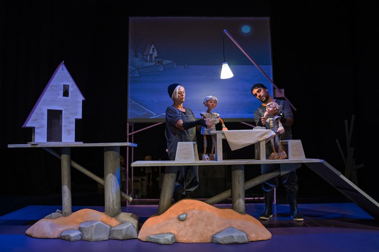 TÍTERES · "ON VAS, MOBY DICK?"