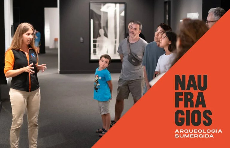 VISITA EN FAMILIA · NAUFRAGIOS