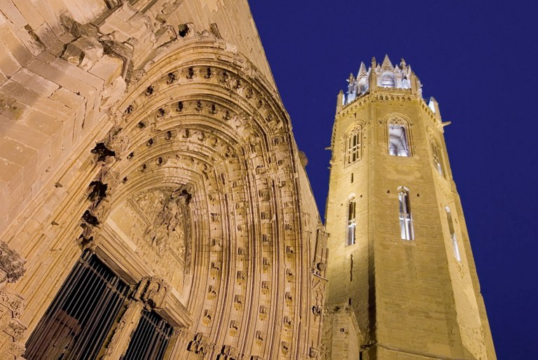 VISITA GUIADA NOCTURNA EN LA SEU VELLA